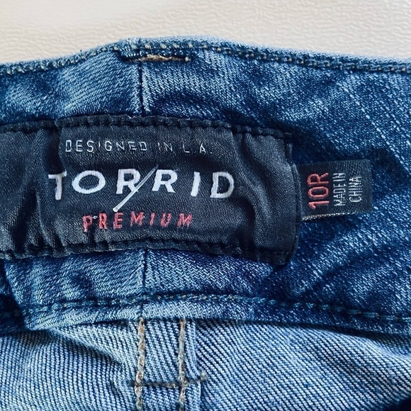 Torrid Distressed Mid Rise Skinny Jeans    Size 10R - Picture 9 of 13